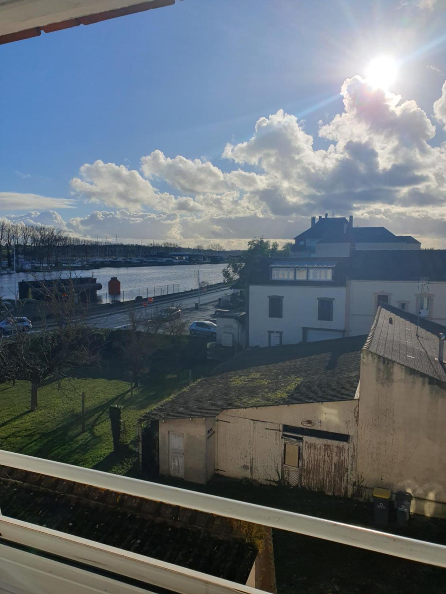Hotel Le Phare Ouistreham Exterior photo